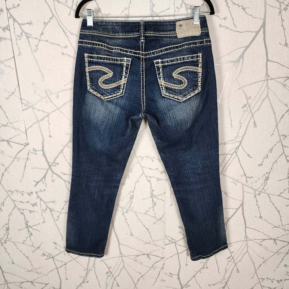 Silver Suki Dark Wash Stretch Denim Mid Rise Capri Jeans